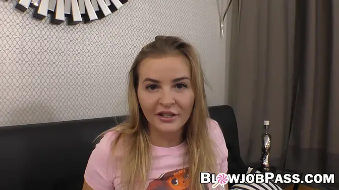 Hot MILF Candy Alexa deepthroats big cock