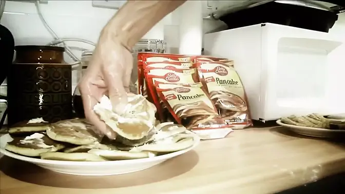 Hot MILF Cindy Behr gets excited in sexy fetish play