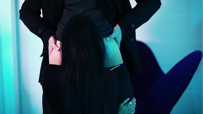 Hot MILF gives amazing blowjob to big cock