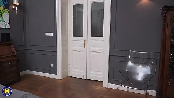 Hot MILF gushes with anal creampie