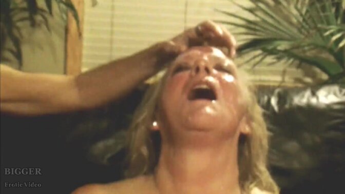 Hot MILF Hardcore Gangbanged