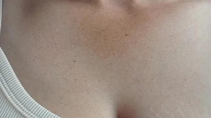 Hot milf Lauren answers viewer questions and shows off her squirting talent