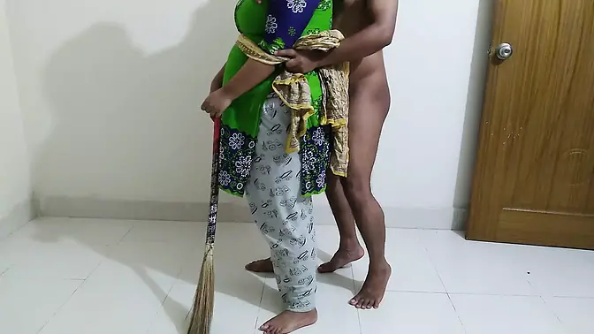 Hot MILF Stepmom gets fucked in the family room