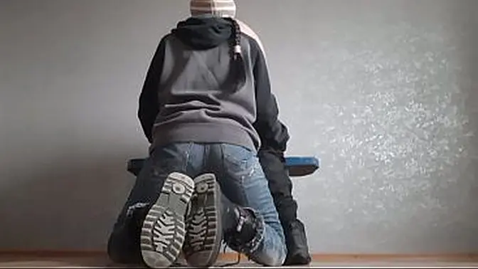 Hot milf teacher gets her big ass licked by her grateful student