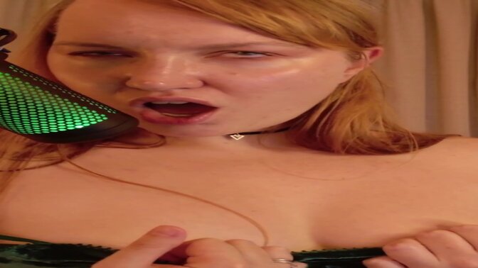 Hot redhead alone on cam showing off her body