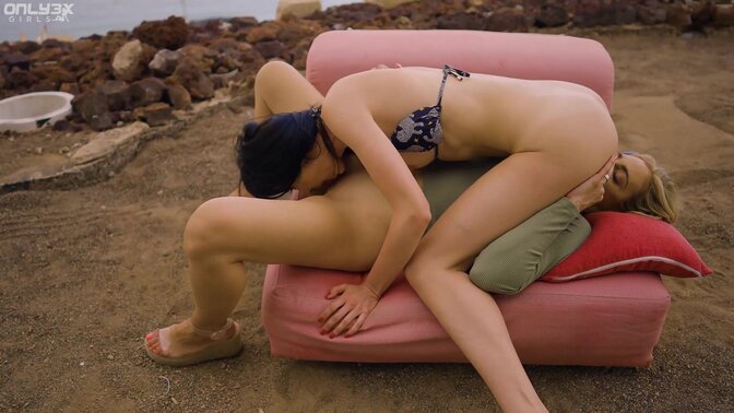 Hot Spanish Goddesses Xanthia Lombardi and Betty Luxxx Enjoy a Wet Kiss