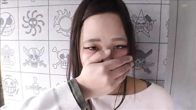 Hot teen Asian babe drools and tongues her pussy