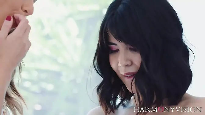 Hottest Babe Gets Lucky in Sexy Threesome