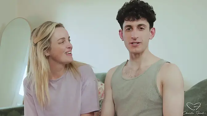 Hottest Girl in Town Gets a Stroke this Christmas