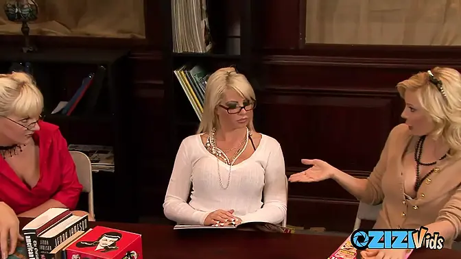 Hottest secretary seduces coworker and rides big dick at office