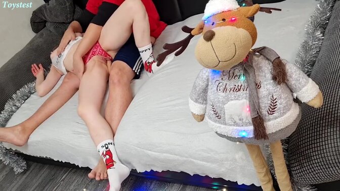 Hotwife gets a sloppy blowbang with her husband and his big toy