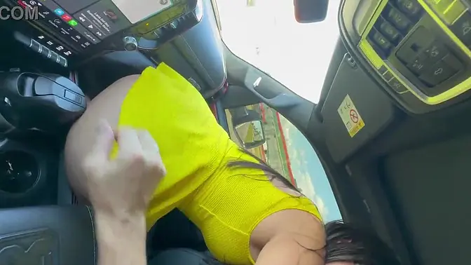 Hotwife in short dress & thong flashes her big booty