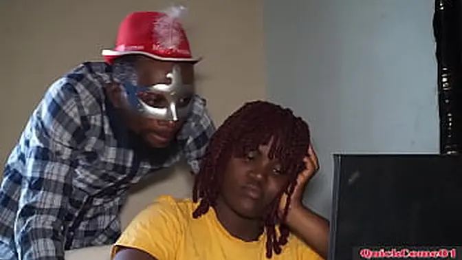 Housewife with black hair and big booty gets close up action