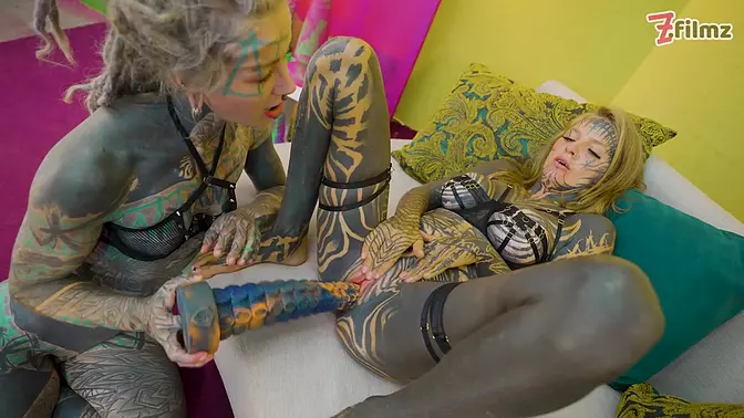 Inky punk and goth girls anal toy ride