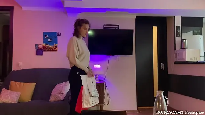 Innocent amateur babe loses virginity in rough anal session