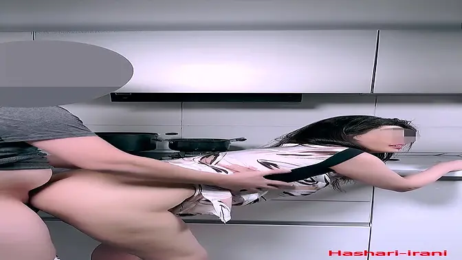 Irani MILF seduces in the kitchen