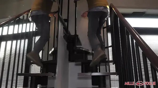 Italian MILF gets gangbanged by 3 pricks