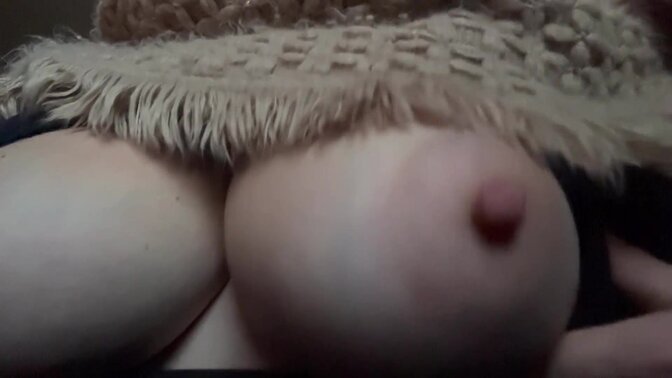 ITALIAN MILF shows off bouncy BIG NATURAL TITS in SLOW MOTION