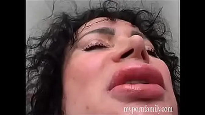 Italian MILF teaches secret pleasure to lucky stud