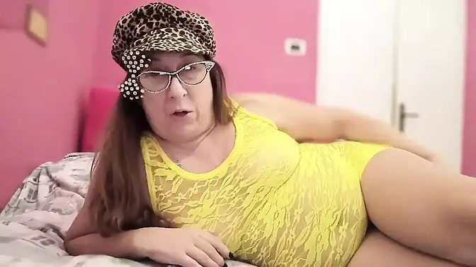 Italian MILF Veronica Rossi sucks and rides cock