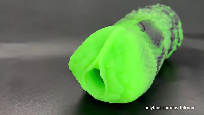 Janine's Quest: Collecting Explosive Orgasms with Bad Dragon