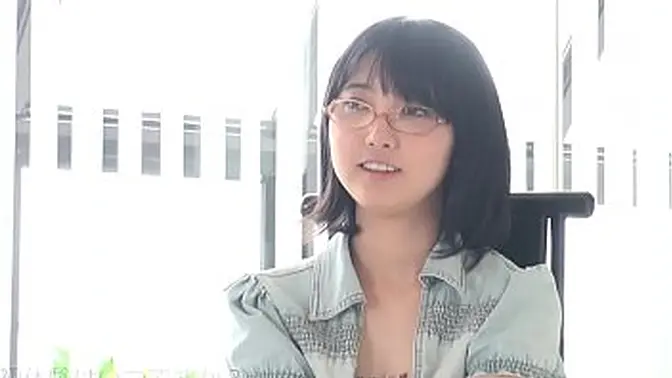 Japanese beauty gives a deepthroat blowjob