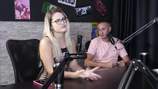 Joice Muller & Rennan Delgado bring friends into a swinging party