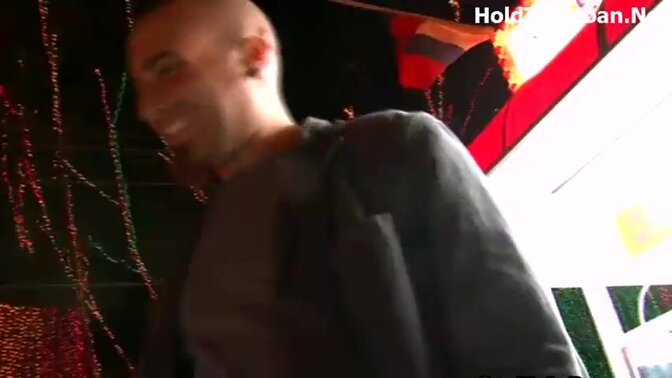 kina outdoor flashing in public segment