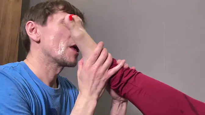 Kinky Celeb Teen dominates with lips & spitting