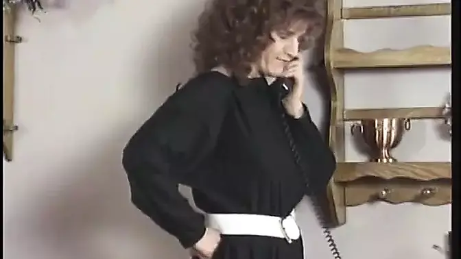 Kinky couple fucks in living room before party