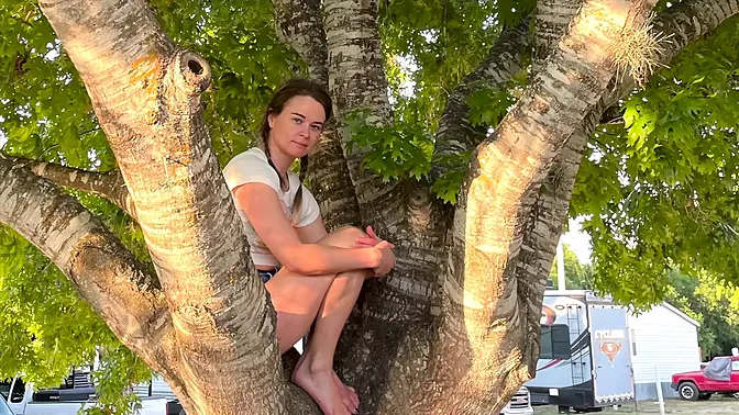 Kinky couple sets up amateur glory hole with hot girlfriend