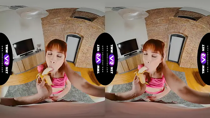 Latina babe gives a mind-blowing blowjob