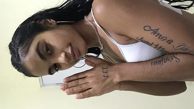 Latina babe Zendeya plays with big dildo and gets ready to fuck it