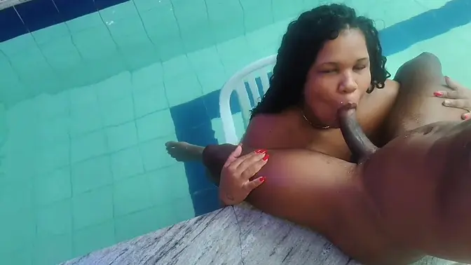Latina BBW sucks BBC until she gets a faceful of cum