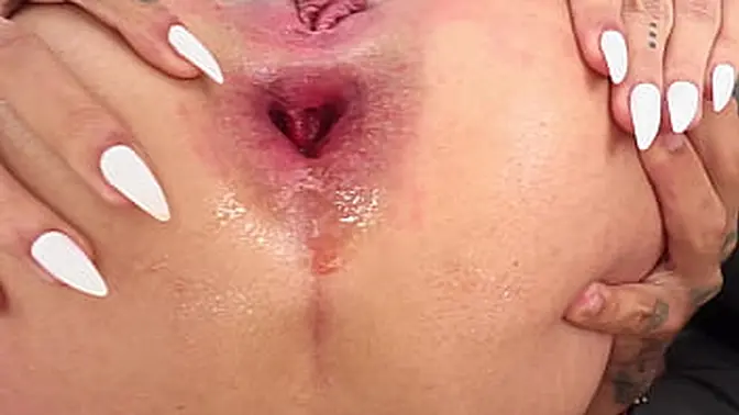 Latina beauty Emily White gets double anal and DP in 3some