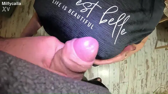 Latina housewife gives wet blowjob with big butt