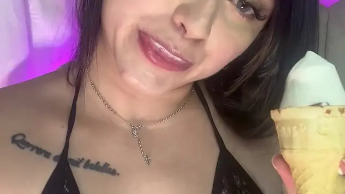 Latina nympho premieres with her big booty on display