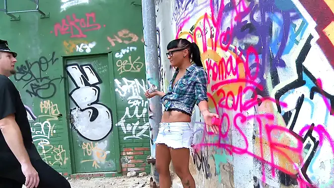 Lazy Teenie Caught Vandalizing The Wall Got Analed Screwed To Teach Her A Lesson