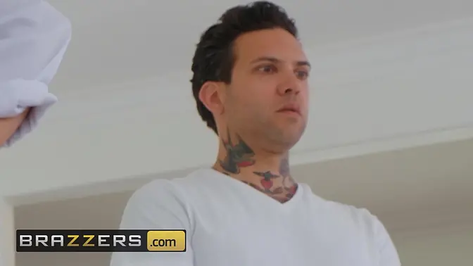 Lela Stars' steamy massage fantasy with a happy ending