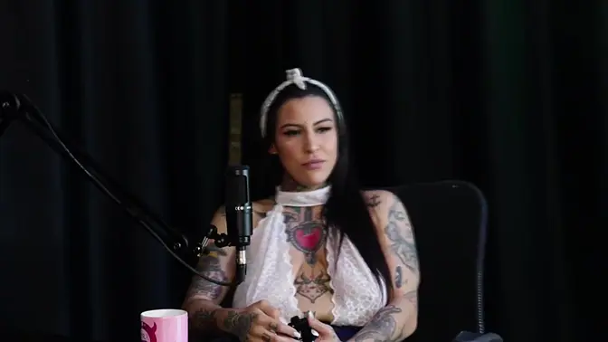 Lexi Mallet services two girlfriends in motel room