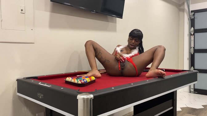 Lingerie-clad ebony beauty rubs and jerks her wet pussy