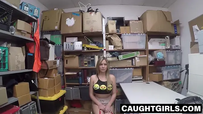 Luscious Blair Williams fucked after stealing