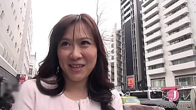 Married Japanese MILF Shiori gets fucked and fingering in sexy session