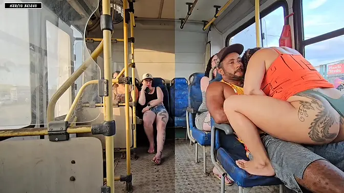 MARRIED WOMAN GIVES A KISS TO A STRANGE GUY INSIDE THE BUS AND ENDS UP HAVING SEX WITH HIM