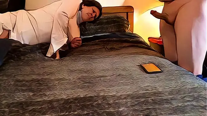 Mature granny Princess Leia deepthroats Han Solo's cock