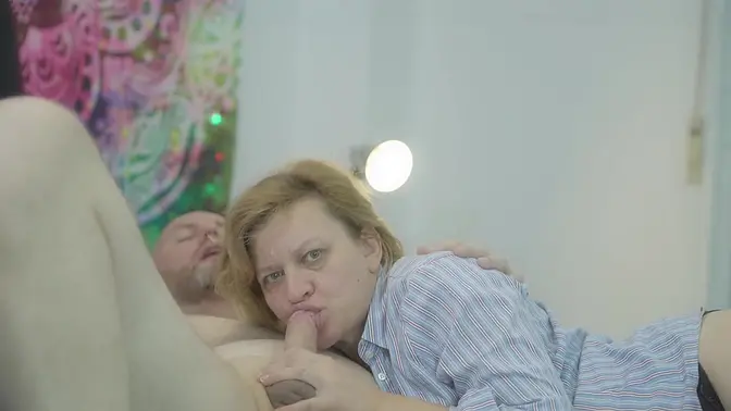 Mature MILF gives amazing blowjob and fingered orgasm