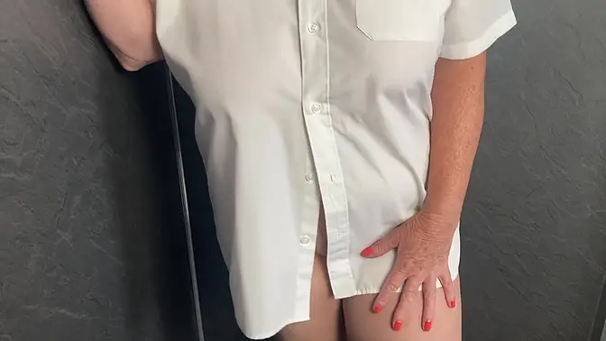 Mature MILF's wet feet tease in the shower