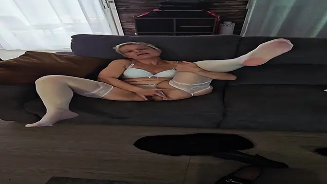 Mature mom invites you to warm her up under the blanket