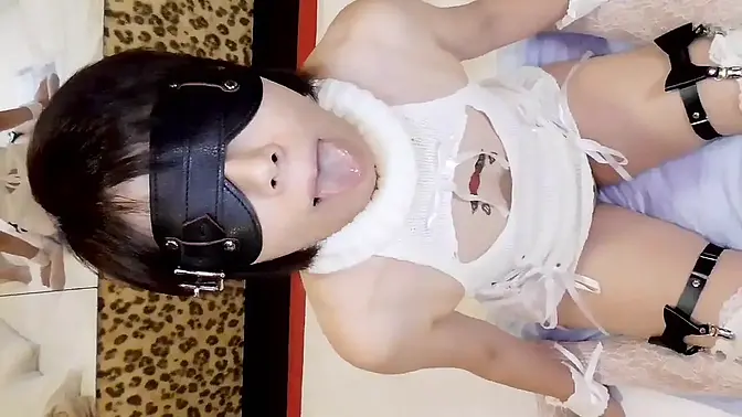 Mayu's deep throat and anal pleasure with nipple clamps