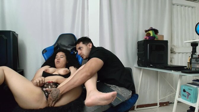 ME GUSTA EL CULO DE MI COMPAÑERA DE TRABAJO